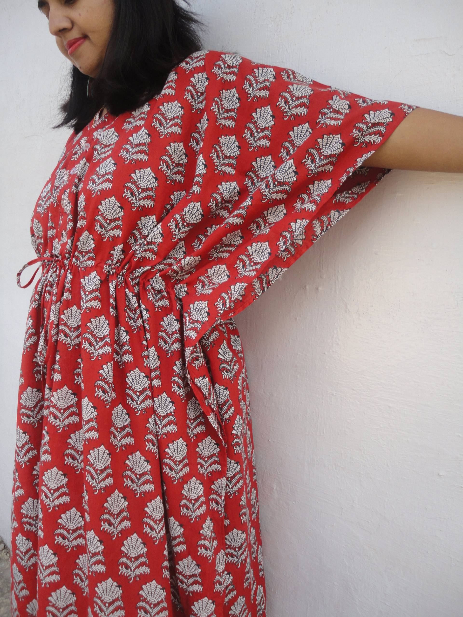 Rot Floral Handblock Print Umstands Kaftan Robe Stillkleid von mommyrobeclothing