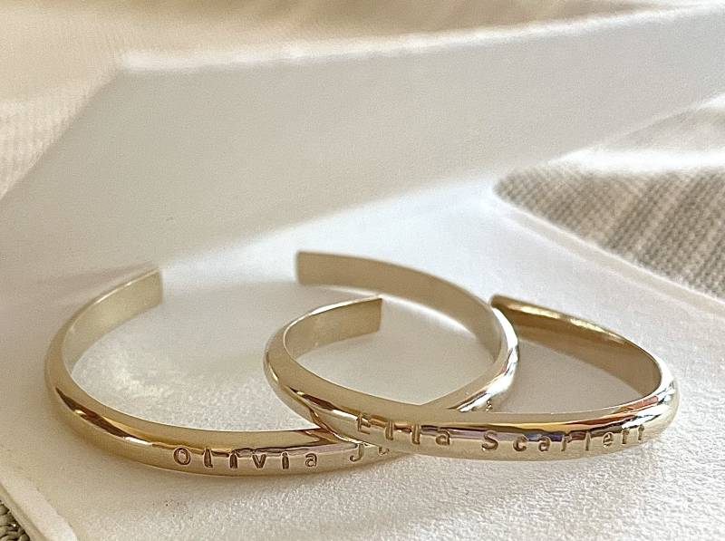 Baby, Kleinkind, Kind 14K Gold Gefüllt Armband Mit Handgestempelter Personalisierung Erhältlich von momofsixchicks