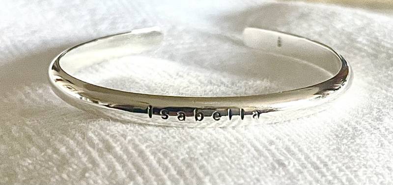 Baby, Kleinkind Oder Kind Sterling Silber Personalisierte Manschette Armband von momofsixchicks