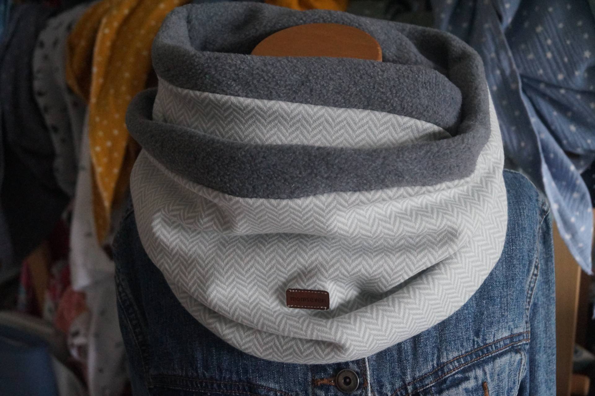 Loop Kuschelweicher Jacquard Fischgrät Hellgrau- Weiß - Loopschal Kombiniert Mit Grauf. Fleece von momseven
