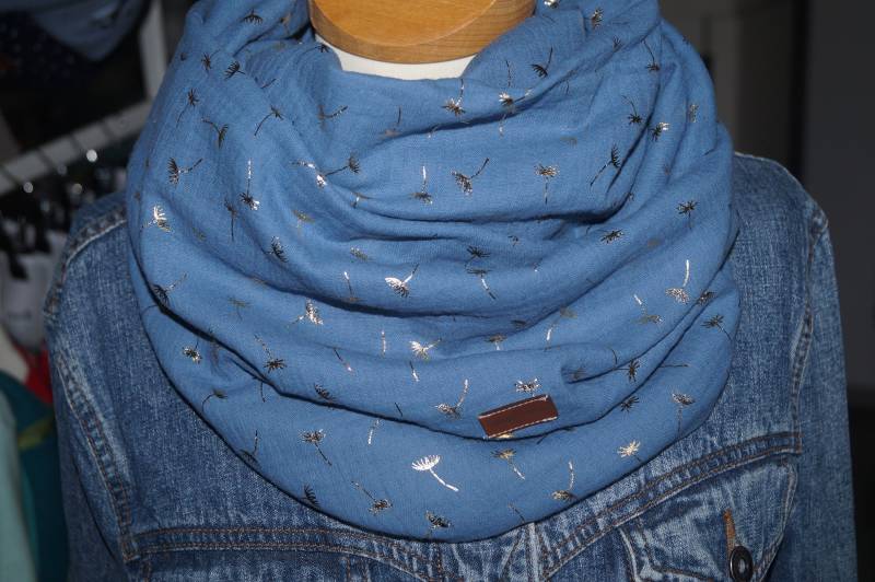 Loopschal Musselin Mittelblau Pusteblumen Gold Glänzend Loop Blau Loopschal Musselin Mittelblau Pusteblumen Gold Glänzend Loop Blau von momseven