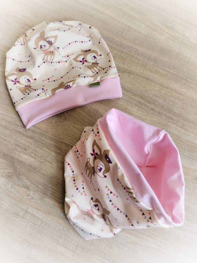 Neuset Beanie-Mütze + Schlupfschal Rehkitz Goldglitzer Auf Creme Neuset Beanie-Mütze + Schlupfschal Rehkitz Goldglitzer Auf Creme von momseven