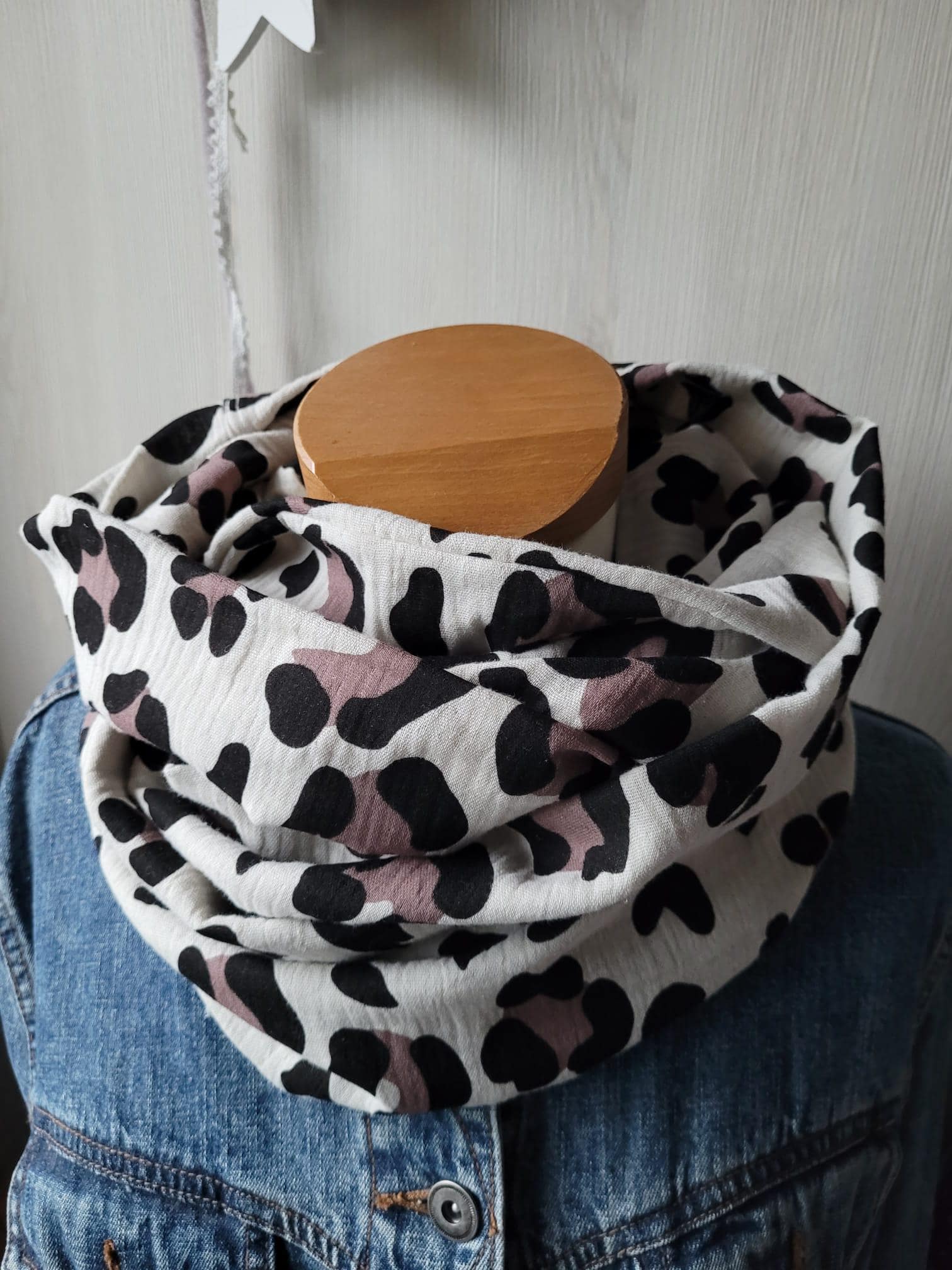 Sofort Versandbereit Neu Novemberbaumwoll - Loopschal Leomuster Braun Schwarz Höhe 29 cm Umfang 136 von momseven