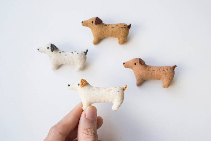 Hündchen Mini Brosche, Anstecknadel von momshoo