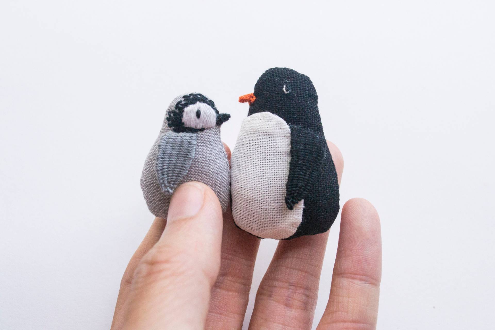 Pinguin Elternteil Und Kind Mini Handbestickt Brosche Pins von momshoo