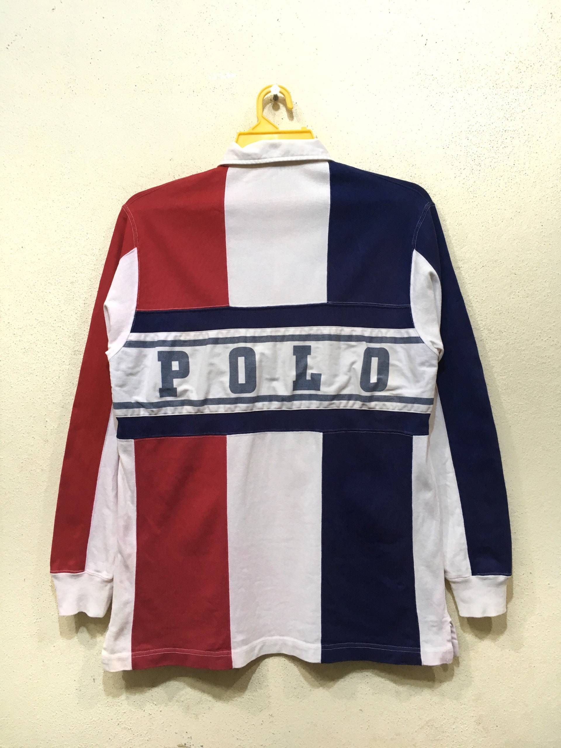 90Er Jahre Poloshirt Von Ralph Lauren/Buchstabieren Großes Logo Longsleeve Color Block Größe M Vintage Rugby Polo von monalisausedauction