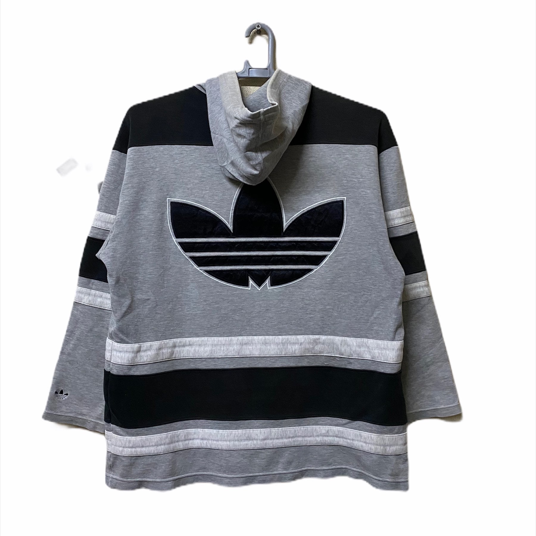 Vintage Adidas Großes Logo Hoodies Embroidery Big Sweatshirt L Größe von monalisausedauction