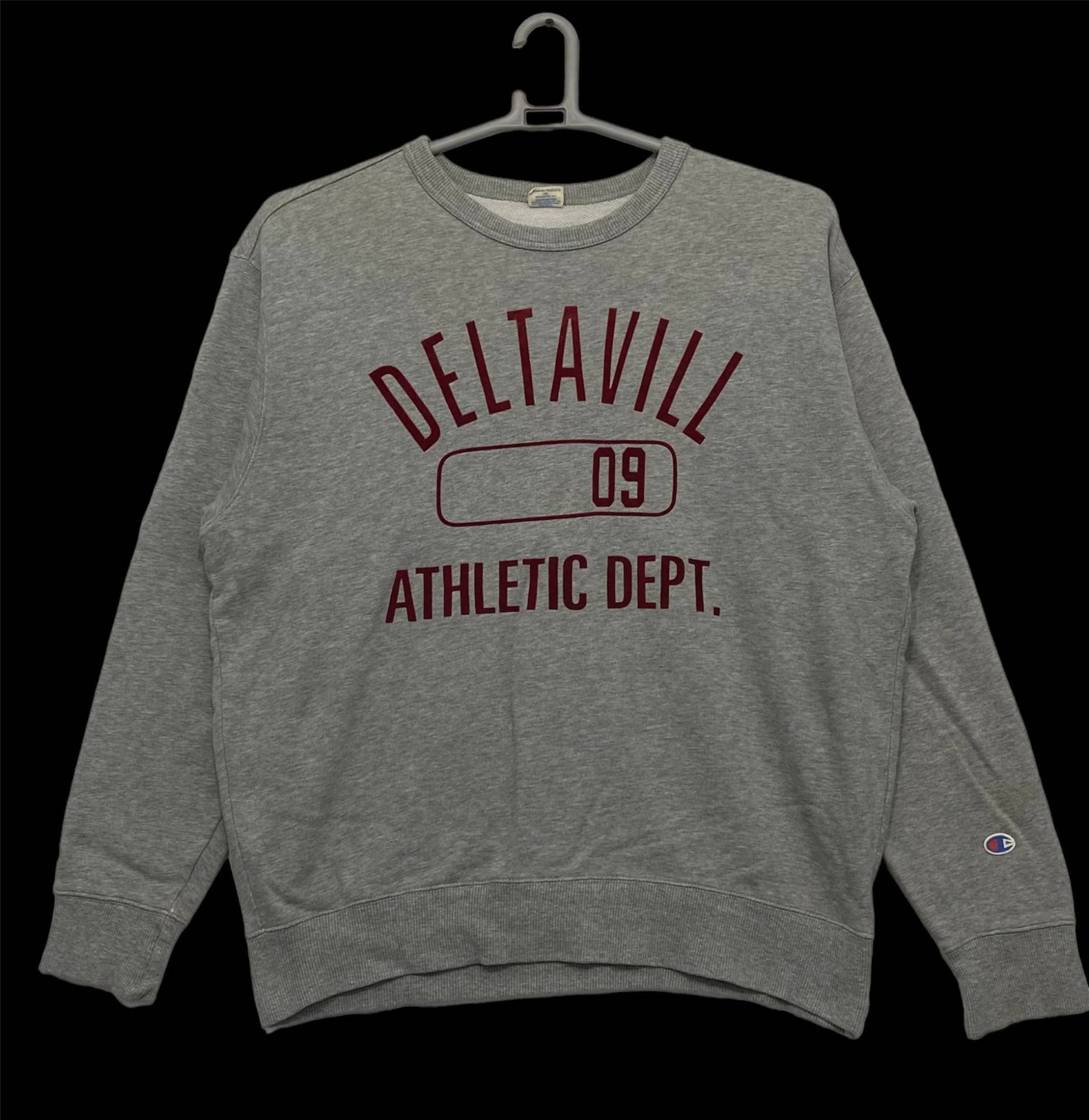 Vintage Champion Blue Bar Deltavill Athletic Dept Kleines Logo Spruch Pullover Sweatshirt Xl Größe Grau Farbe von monalisausedauction