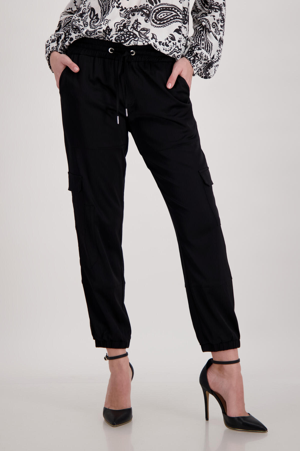 monari - Cargo Pants aus Satin Stoff schwarz - Gr. - 40 von monari