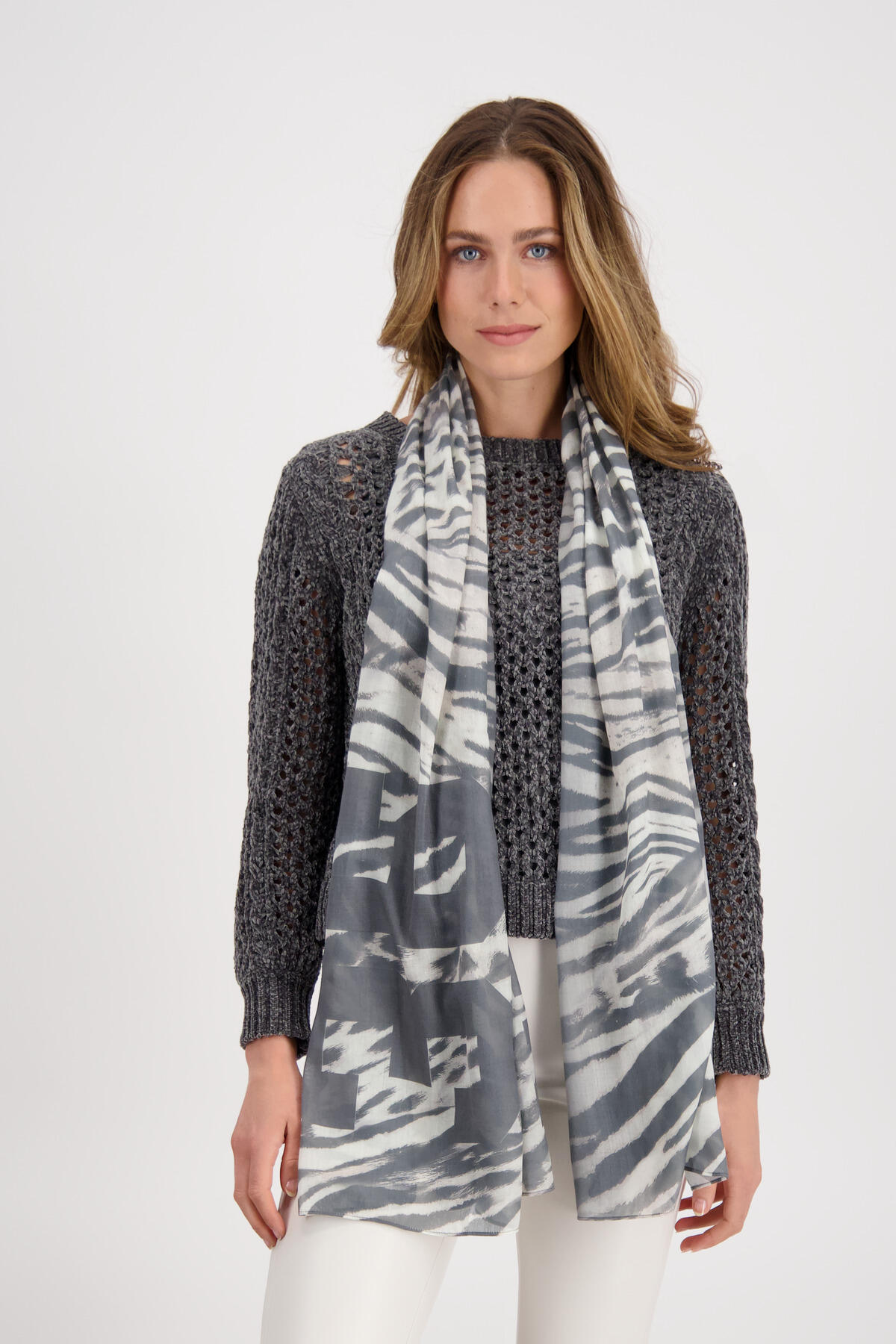 monari - Leichter Schal mit Animal Print thunder gemustert - Gr. - OS von monari