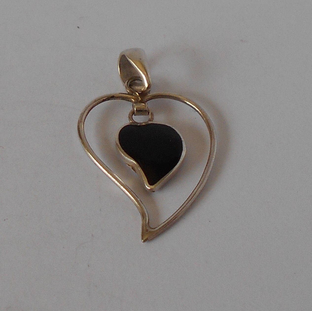 Handgefertigter Anhänger Aus 925 Silber Und Onyx Handgefertigter Anhänger Aus 925 Silber Und Onyx von mondosilver