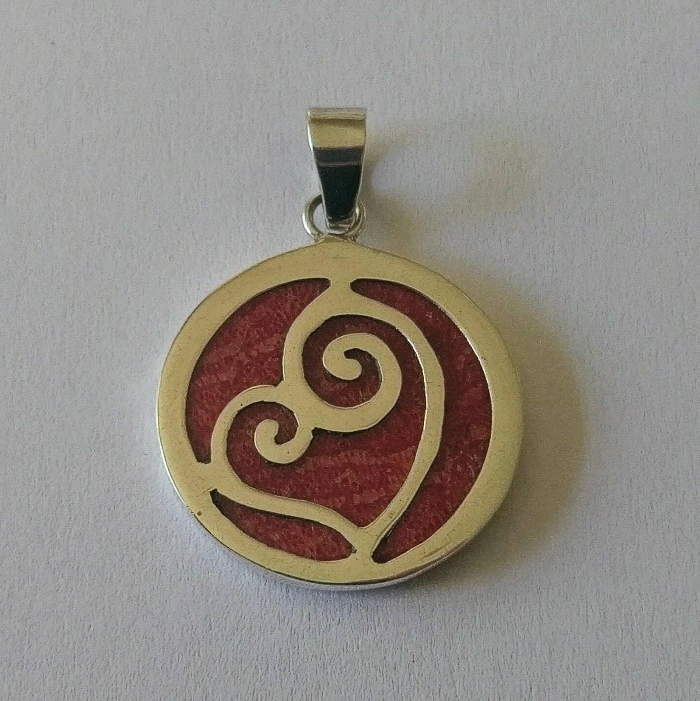 Handgefertigter Anhänger Aus 925Er Silber Und Koralle Handgefertigter Anhänger Aus 925Er Silber Und Koralle von mondosilver