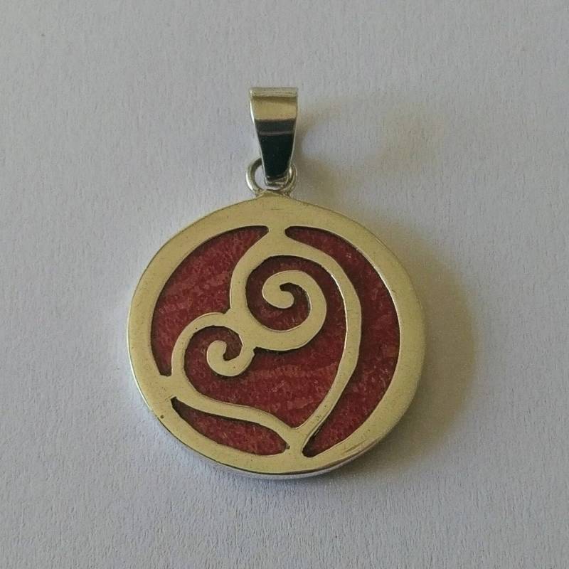 Handgefertigter Anhänger Aus 925Er Silber Und Koralle Handgefertigter Anhänger Aus 925Er Silber Und Koralle von mondosilver