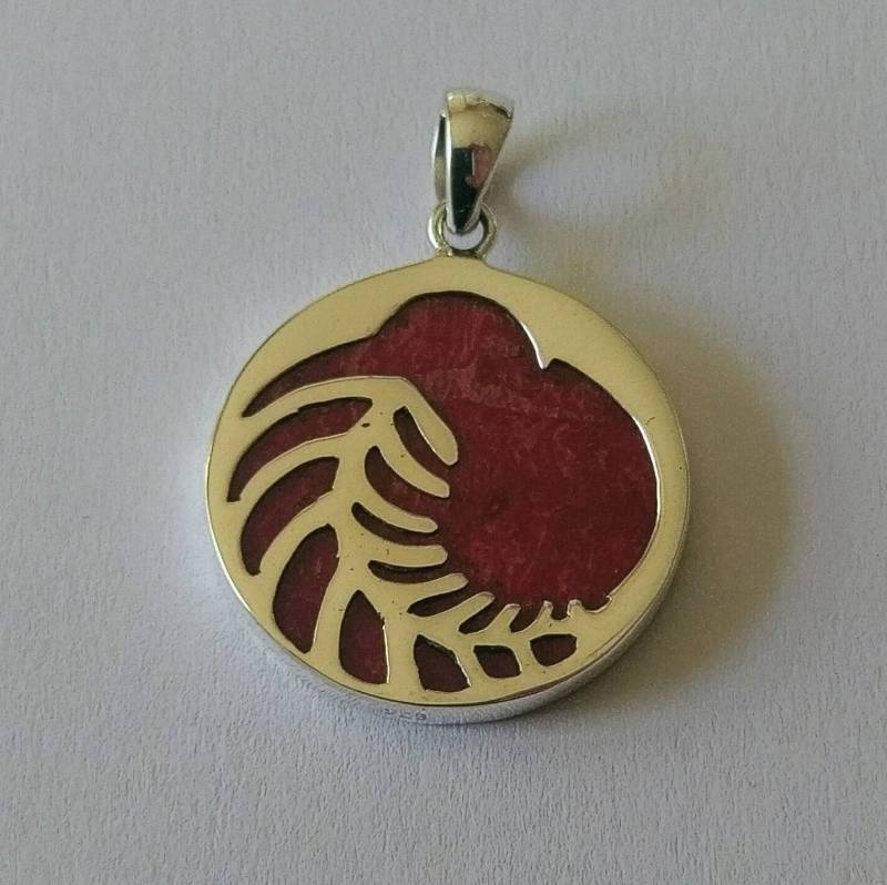 Handgefertigter Anhänger Aus 925Er Silber Und Koralle Handgefertigter Anhänger Aus 925Er Silber Und Koralle von mondosilver