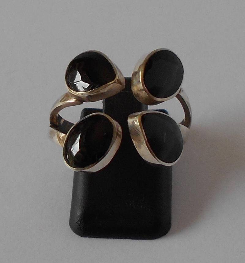 Handgemachte Massive 925 Sterling Silber Und Onyx Ring Handgemachte Massive 925 Sterling Silber Und Onyx Ring von mondosilver