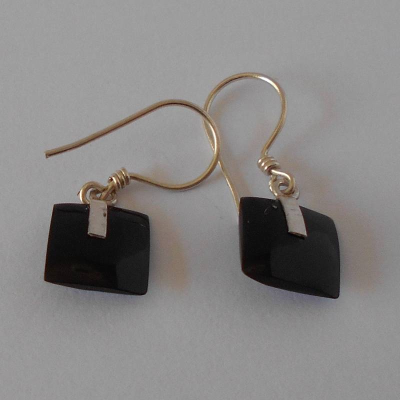 Handgemachter Ohrring Aus 925 Sterling Silber Und Onyx Handgemachter Ohrring Aus 925 Sterling Silber Und Onyx von mondosilver