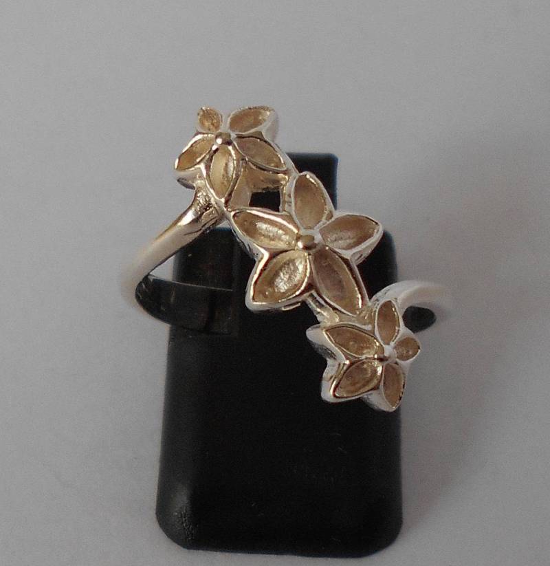 Handgemachter Ring Aus 925-Silber Handgemachter Ring Aus 925-Silber von mondosilver