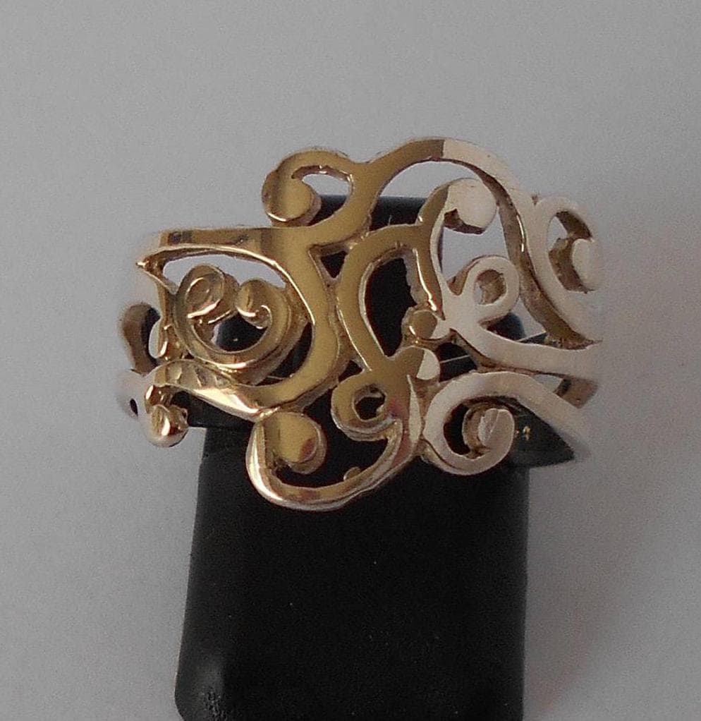 Handgemachter Ring Aus 925-Silber Handgemachter Ring Aus 925-Silber von mondosilver