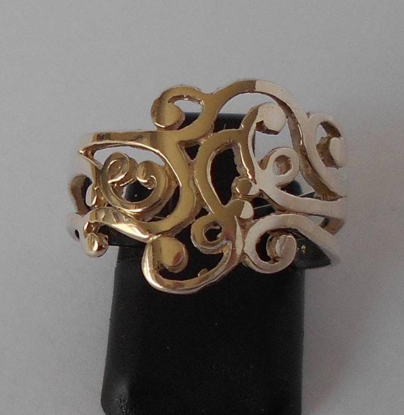 Handgemachter Ring Aus 925-Silber Handgemachter Ring Aus 925-Silber von mondosilver