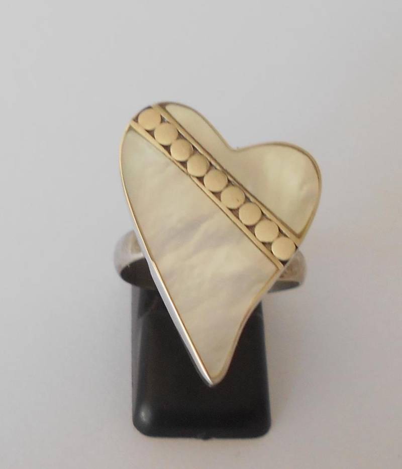 Handgemachter Ring Aus 925 Sterlingsilber Und Perlmutt Handgemachter Ring Aus 925 Sterlingsilber Und Perlmutt von mondosilver