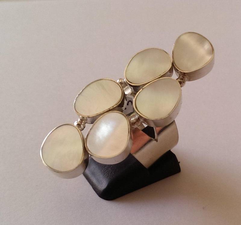 Handgemachter Ring Aus 925 Sterlingsilber Und Perlmutt Handgemachter Ring Aus 925 Sterlingsilber Und Perlmutt von mondosilver