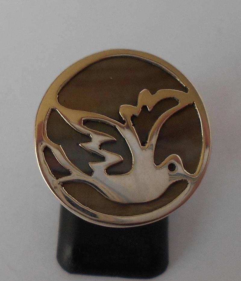 Handgemachter Ring Aus 925 Sterlingsilber Und Schwarzem Perlmuttring Handgemachter Ring Aus 925 Sterlingsilber Und Schwarzem Perlmuttring von mondosilver