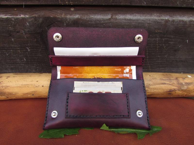 Burgundviolettes Leder Tabak Witz von monguyleather