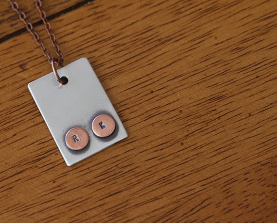 Benutzerdefinierte Initialen Sterling Silber Breite Platte Halskette | E0480 von monkeysalwayslook