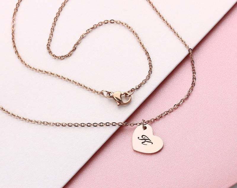 Personalisierte Herz Halskette, Zierliche Initial Goldbuchstabe Kleine Brautjungfer Geschenkideen Personalisierte Herz Halskette, Zierliche Initial Goldbuchstabe Kleine Brautjungfer Geschenkideen von monogramarea
