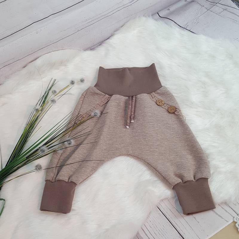 Mitwachshose Rippjersey Braun Meliert Mädchen Mit Spitze Mitwachshose Rippjersey Braun Meliert Mädchen Mit Spitze von monojule