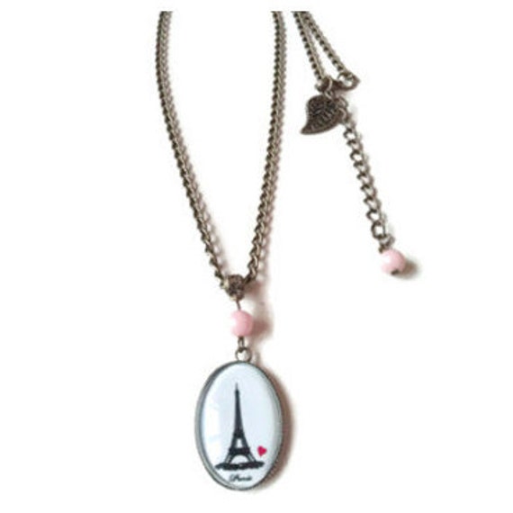 Paris-Halskette Und Rosa Jadeperlen Paris-Halskette Und Rosa Jadeperlen von monrituelbeaute