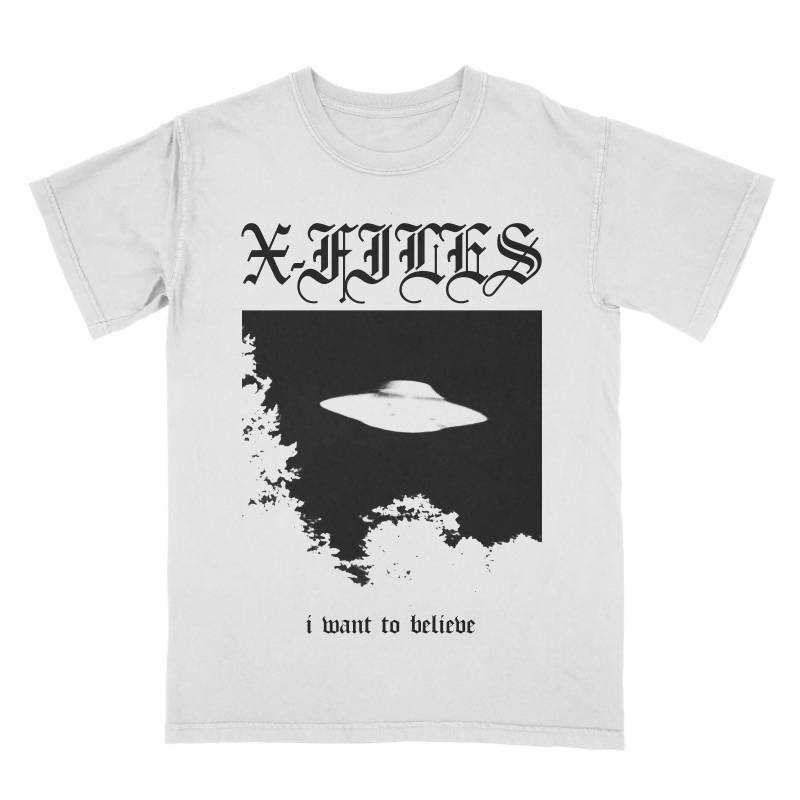 Believe - Metall T-Shirt von monstersoutside