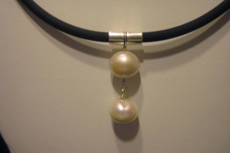 Doppel-Perle Anhänger Doppel-Perle Anhänger von monteirodesigns