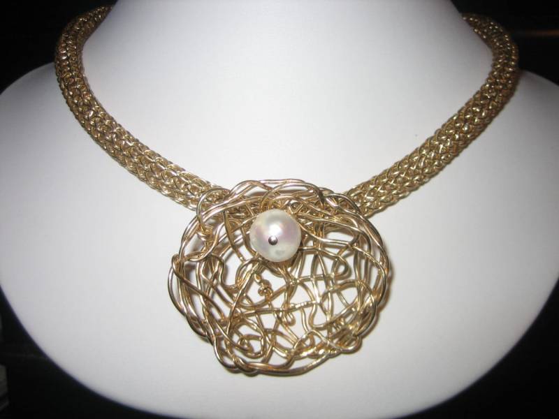 Fleur Anhänger Auf Viking Strickkragen von monteirodesigns