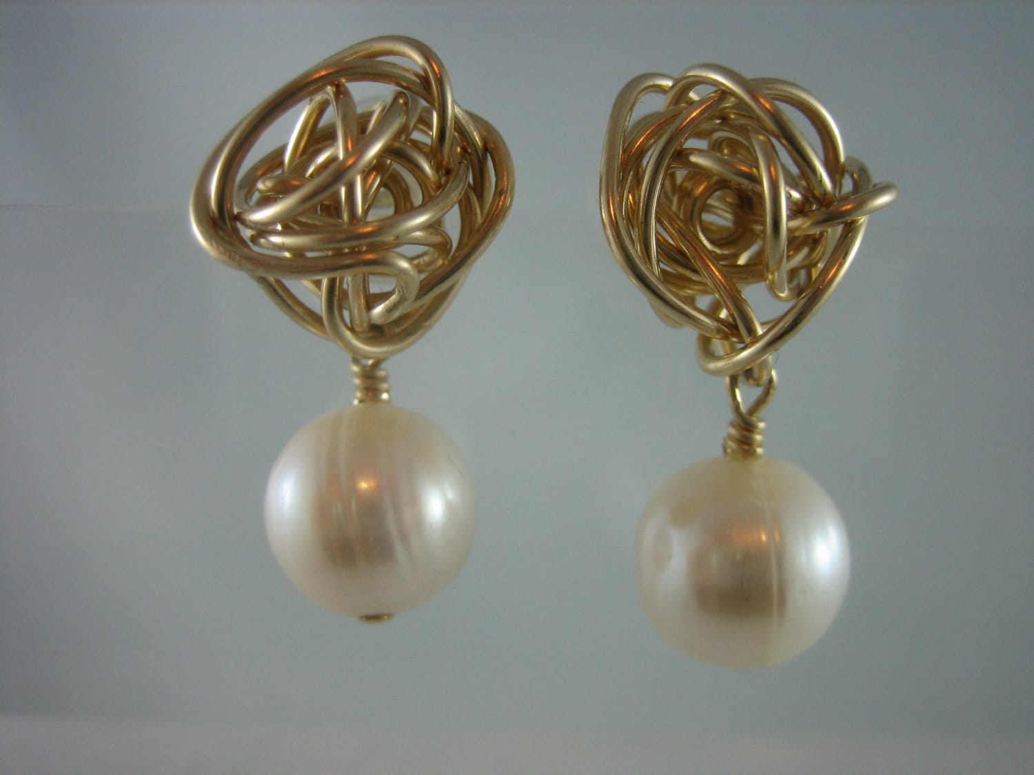 Knoten Und Perle Ohrringe Knoten Und Perle Ohrringe von monteirodesigns
