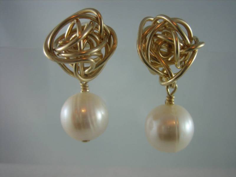 Knoten Und Perle Ohrringe Knoten Und Perle Ohrringe von monteirodesigns