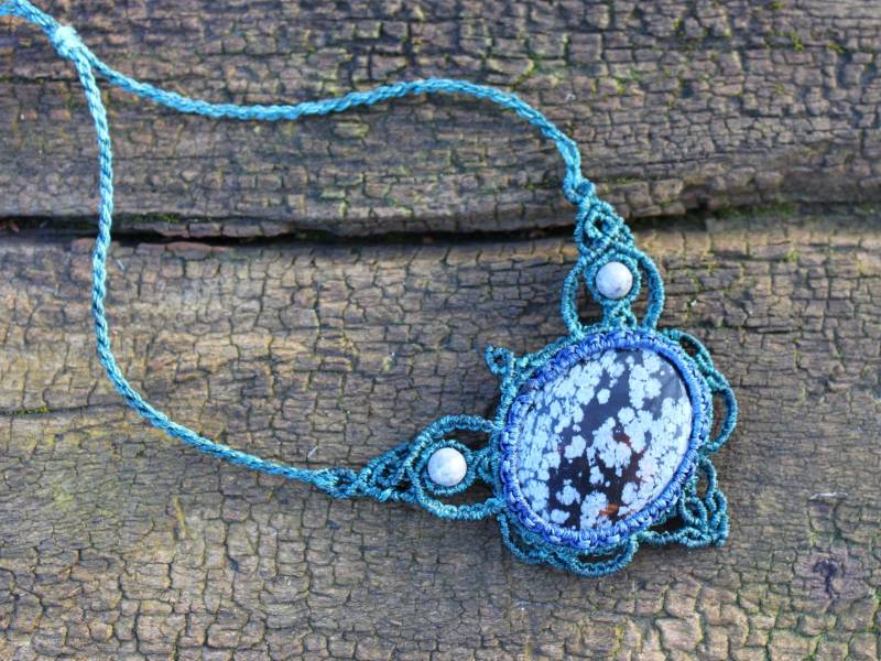 Schneeflockenobsidian Collier Makramee von mooondesigns