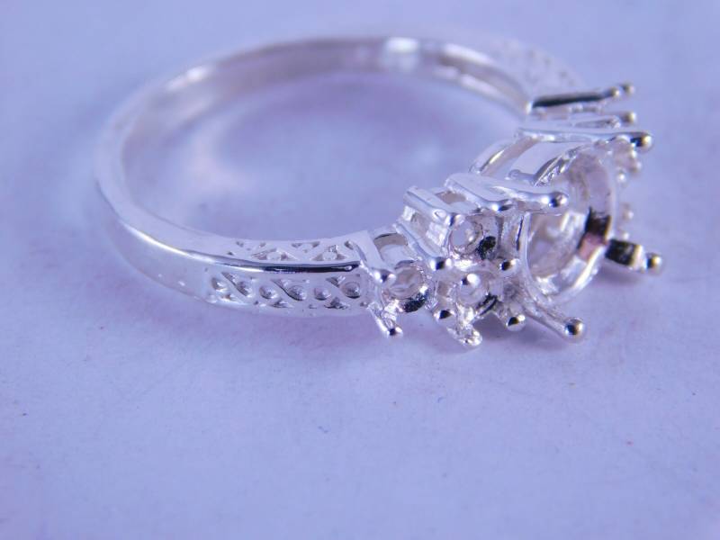 6321 Sterling Silber Ring Einstellungen, 1-8 Mm Rund Und 6-3 Runde Akzente, Größe 8, 5 [Kostenlose Größenund Kostenloser Versand] von moosecryjewelry