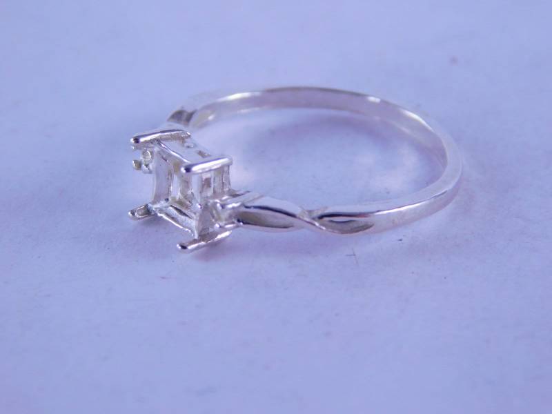 6339 Sterling Silber Ring Einstellung, 6 Mm Kissen Geschnitten Stein Mit 2-1, 75 Akzente Steine, Größe 8, 25, Kostenlose Und Versand 6339 Sterling Silber Ring Einstellung, 6 Mm Kissen Geschnitten Stein Mit 2-1, 75 Akzente Steine, Größe 8, 25, Kostenlose Und Versand von moosecryjewelry