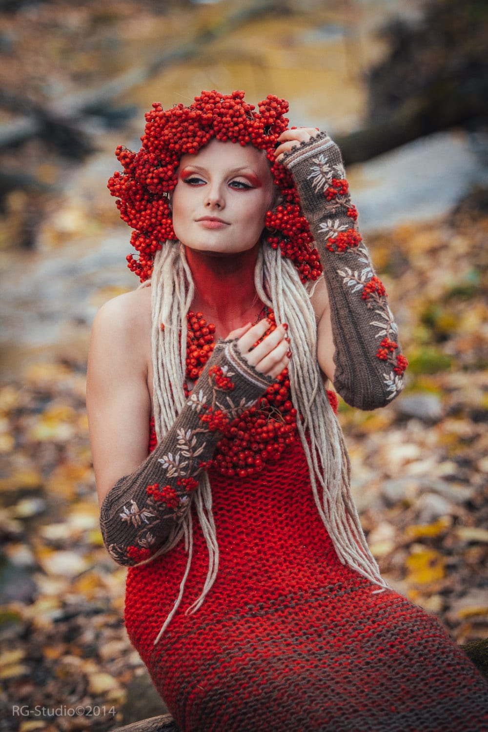 Handgestrickte Fingerlose Handschuhe Aus Wolle, Gestickte Vogelbeere von mothembroideryshop