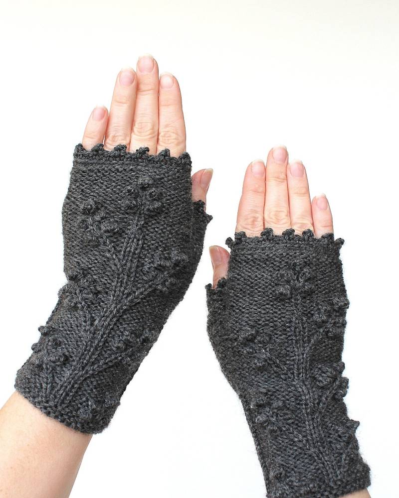 Handgestrickte Fingerlose Handschuhe Dunkelgraue Wollfäustlinge Handgestrickte Fingerlose Handschuhe Dunkelgraue Wollfäustlinge von mothembroideryshop