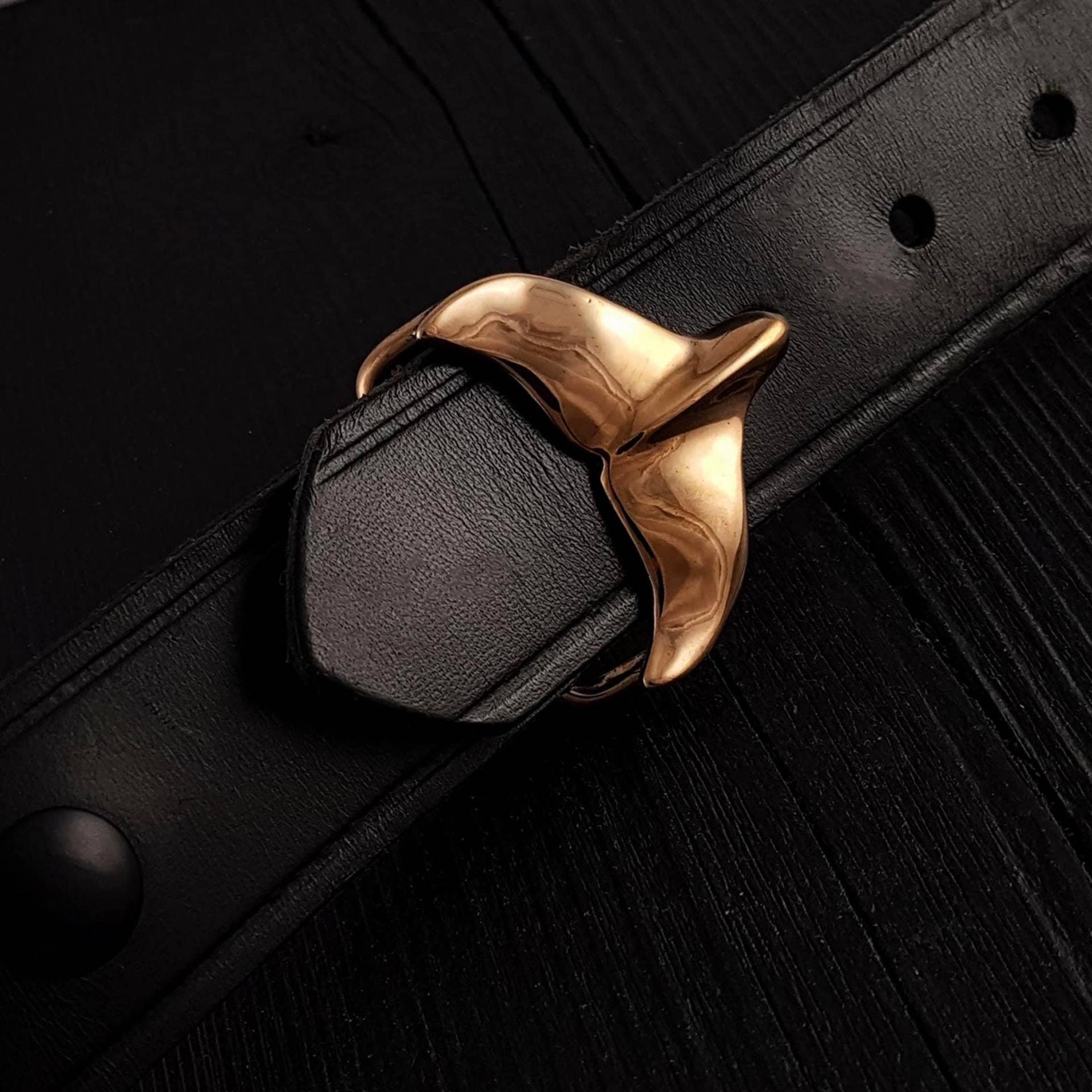 Bronze Whale Tail Gürtelschnalle von mrd74