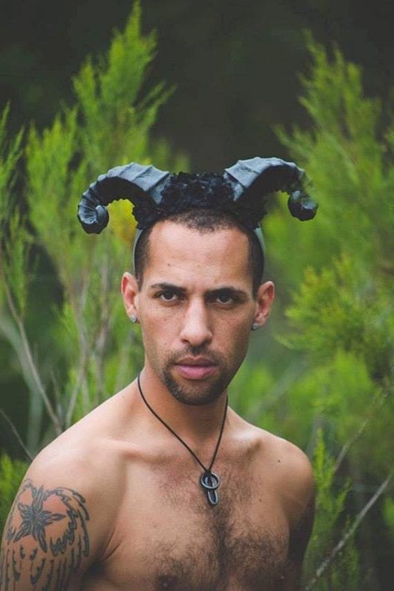 Satyr Hörner, Horn Stirnband, Blume, Blumenhörner, Kopfschmuck, Versandfertig, Schwarze Blumenkrone, Floral von msformaldehyde