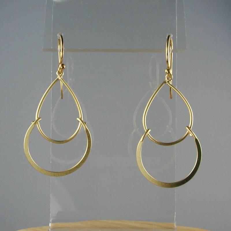 Gold Chandelier Ohrringe - Leichte Moderne Double Arc Creolen von mufi