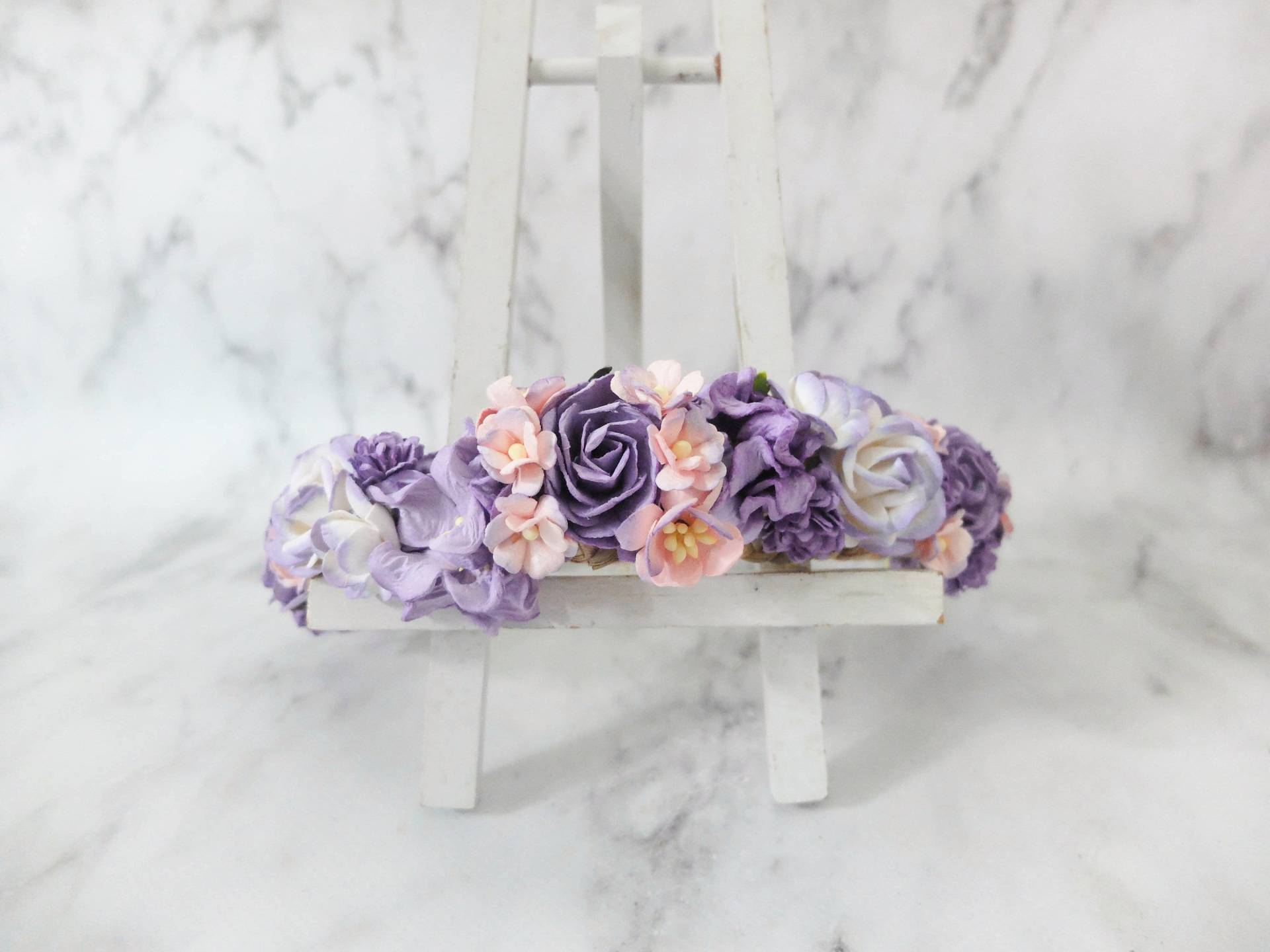 Lila Blumenkrone Hochzeit Blumenhaarkranz Lila Blumenkrone Hochzeit Blumenhaarkranz von musefleur