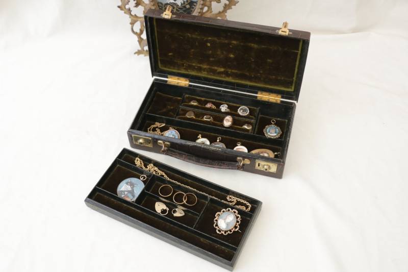 Antike Schmuckschatulle Mit Herausnehmbarer Lade von mvcgems