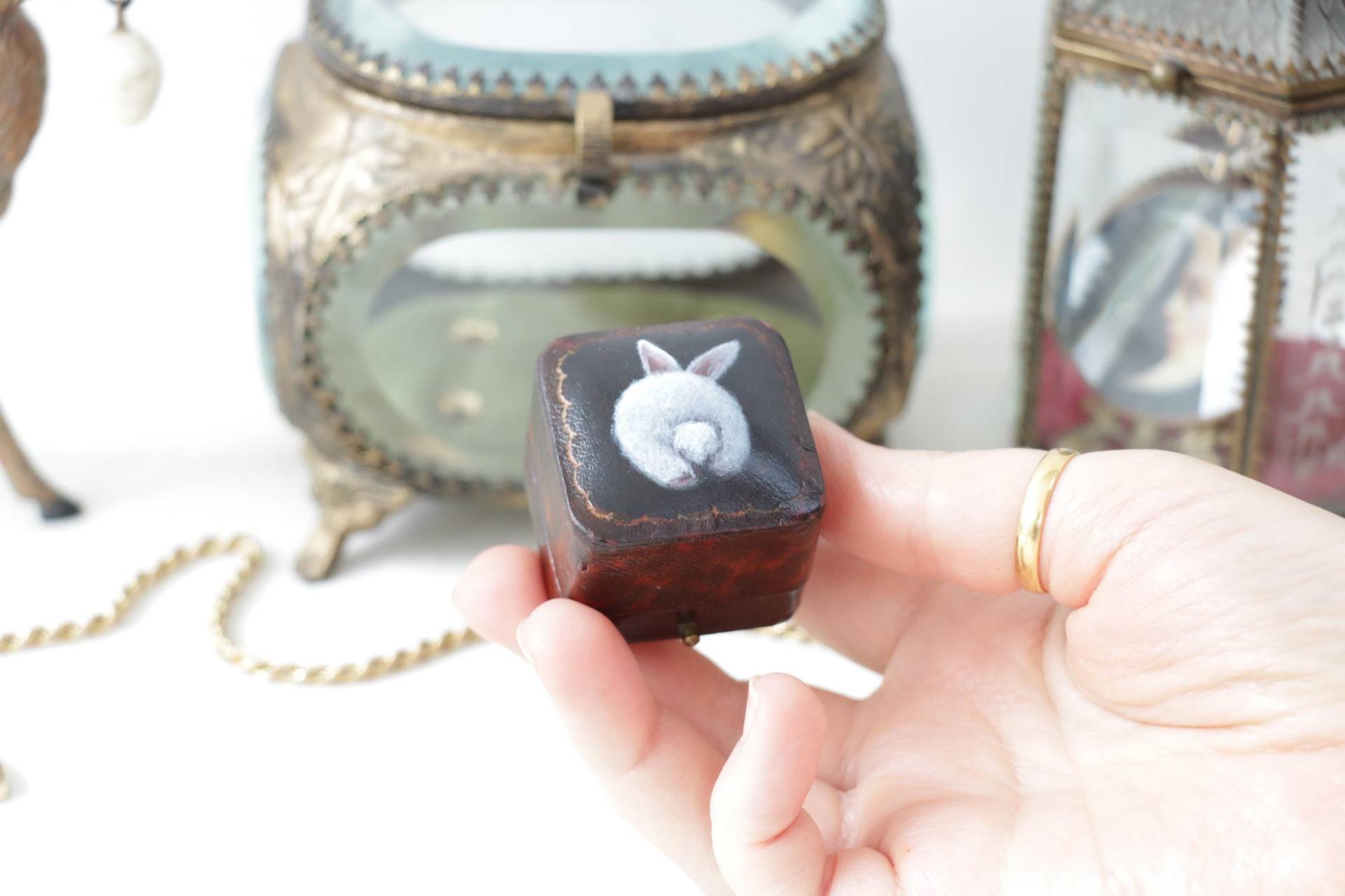 Ringschatulle Mit White Rabbit Malerei Von Irene Owens Ringschatulle Mit White Rabbit Malerei Von Irene Owens von mvcgems