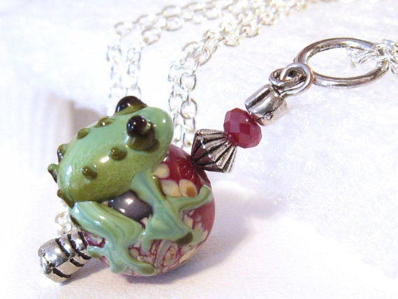 Frosch Halskette, Lampwork Perlen Schmuck, Geschenke, Accessoires Für Liebhaber, Mädchen Sweet 16 Geschenk, Sie, Teenager, Frauen, Grün, Rot, Gelb Frosch Halskette, Lampwork Perlen Schmuck, Geschenke, Accessoires Für Liebhaber, Mädchen Sweet 16 Geschenk, Sie, Teenager, Frauen, Grün, Rot, Gelb von mvwjewelry