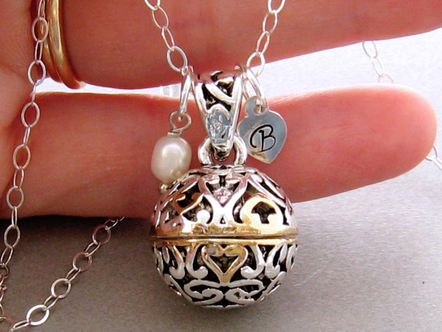 Geheimfach Medaillon Halskette, Sterling Fill Kette, Personalisiert, Prayer Box Anhänger Halskette von mwhitejewelry