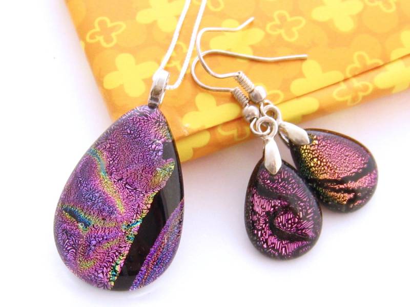 Rosa Halskette Ohrringe Art Glas Schmuck Lampwork Anhänger Dichroic Set Geburtstag Geschenk Für Sie von mwhitejewelry